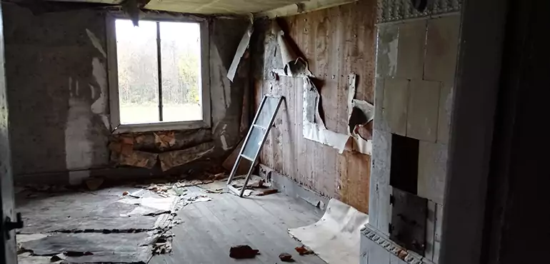 Why Selling a Distressed House Through Traditional Methods Fails in Fremont